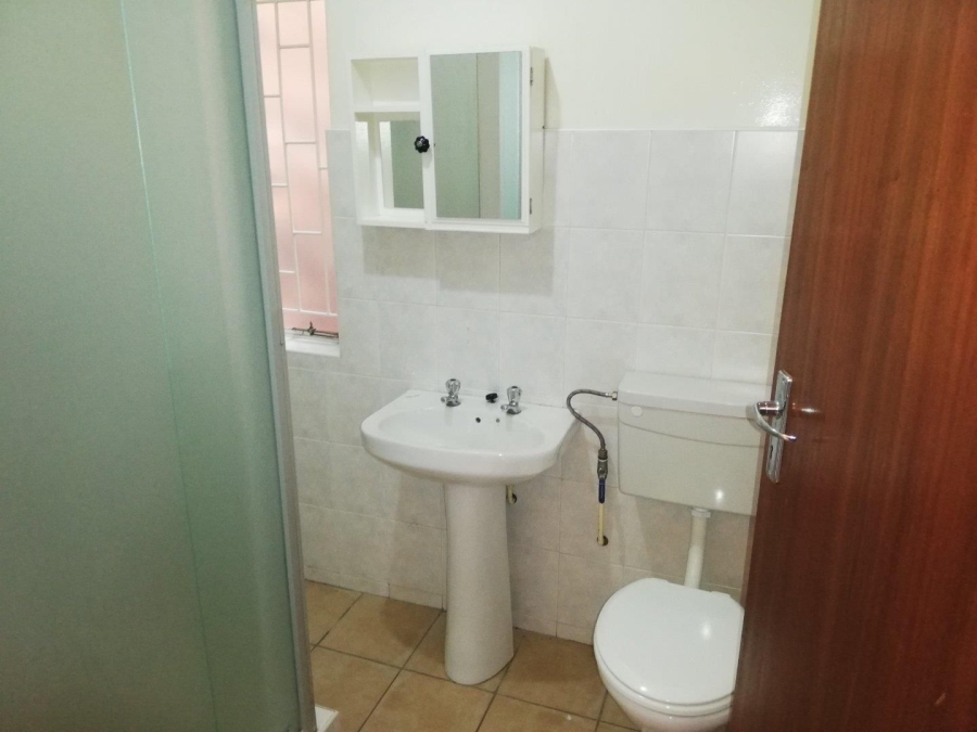 2 Bedroom Property for Sale in Kannoniers Park North West